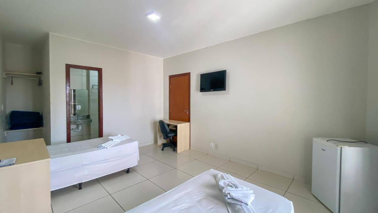 Center Plaza Hotel Cristalina Exterior photo